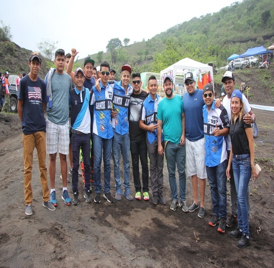 UNICROSS COMPITIERON EN UNA PISTA DE ARENA VOLC&Aacute;NICA