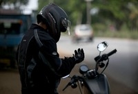 TRUCOS Y CONSEJOS PARA NO PASAR FR&Iacute;O EN MOTO