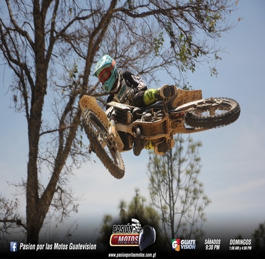 EMOCI&Oacute;N Y SUDOR EN LA PISTA  SEGUNDA FECHA CAMPEONATO MOTOCROSS
