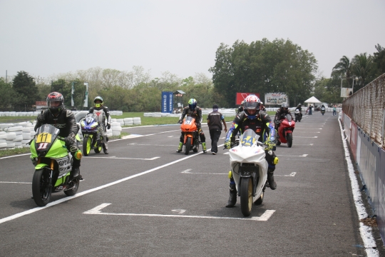 Los motores rugieron con fuerza y los corazones de los aficionados latieron al ritmo de la emoci&oacute;n! - 2 Fecha Copa Yamaha