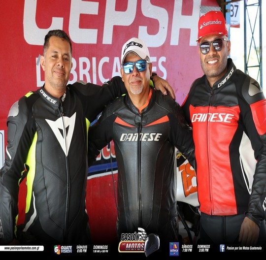 CONVIVIO YAMAHA SOBRE EL ASFALTO DEL AUT&Oacute;DROMO