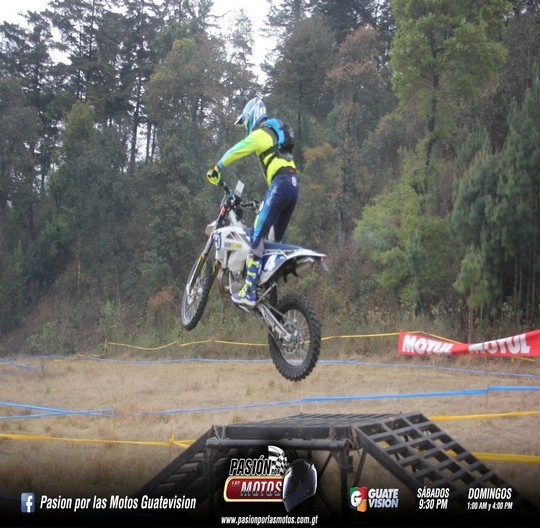 ENDURISTAS VENCEN OBST&Aacute;CULOS